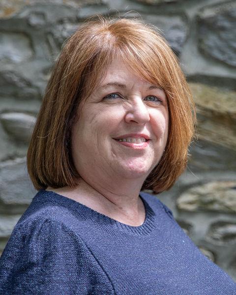 headshot of maureen dunbar